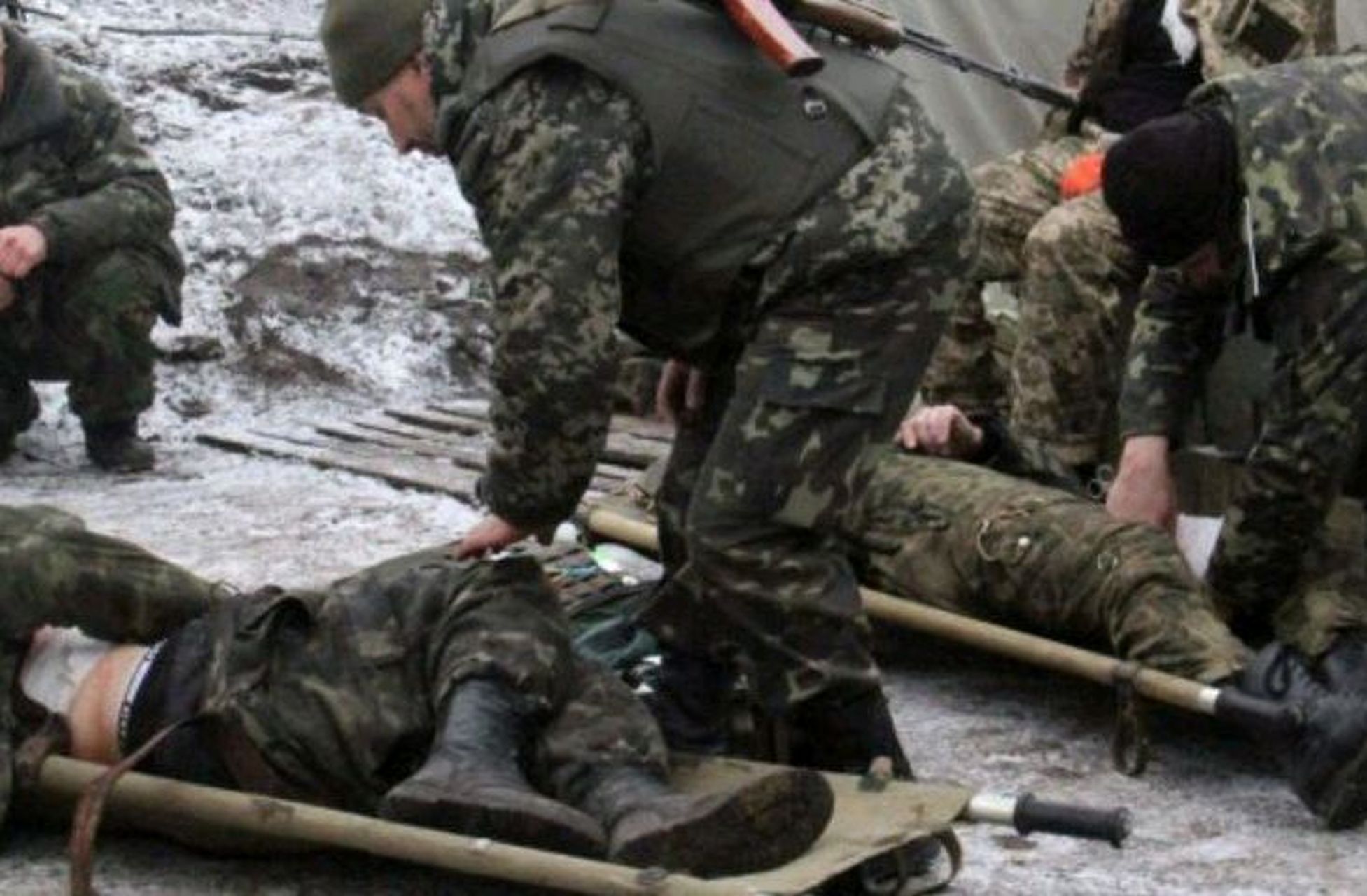 阵亡美军士兵在乌克兰东部战场被"瓦格纳"发现,普里戈任在视频里展示