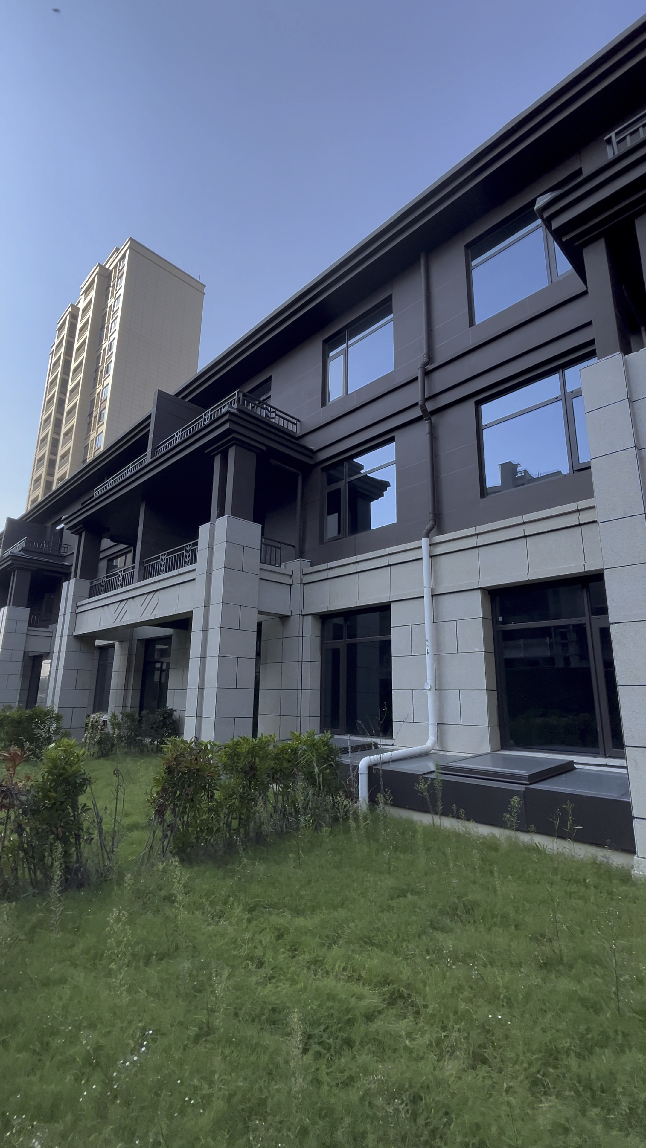 原创视频,在湖州南浔给大家看一个200万的联排别墅.-度小视