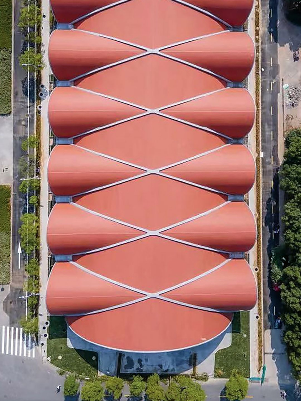 建筑 | 东南大学游泳馆,连续圆拱的节奏感|||游泳馆位于东南大学九龙