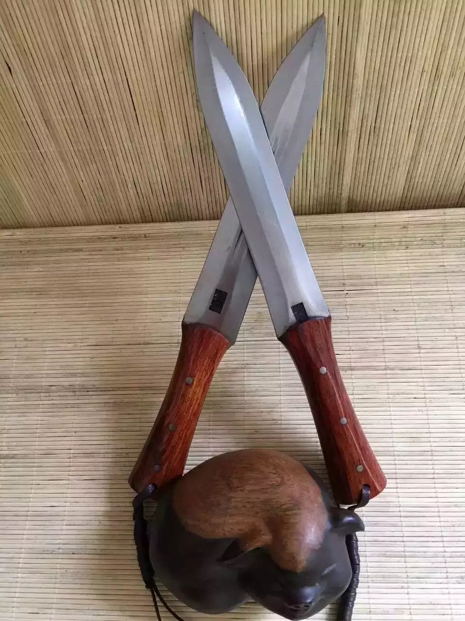 双面匕首 全长31厘米 高级弹簧钢打造 刀身刀柄龙骨一体