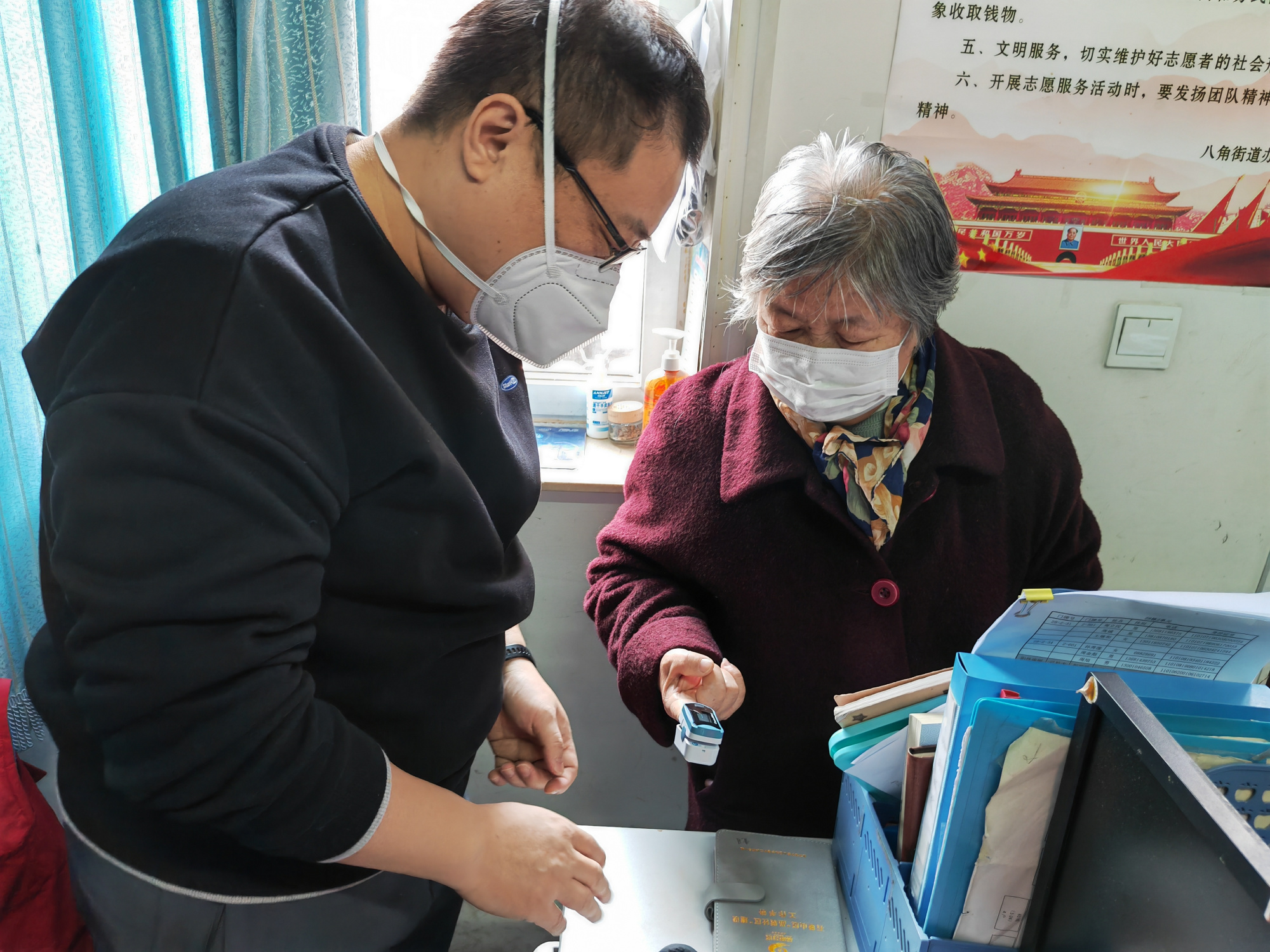 "驻"进心里 "帮"出实效——公园北社区第一书记:李洪刚