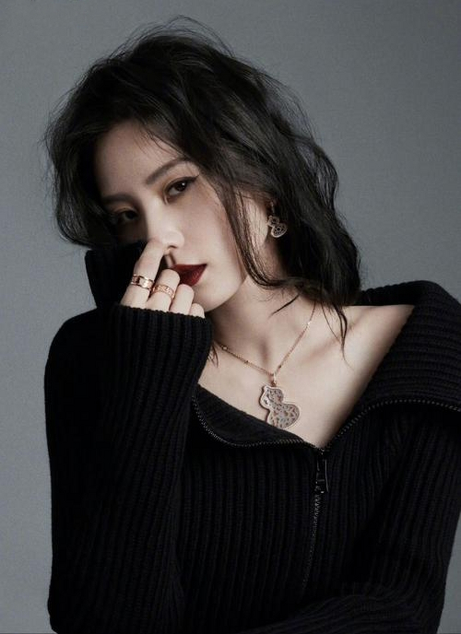 黑色口红打造暗黑妆,一直走清纯风的刘诗诗居然意外的适合这种妆容哎