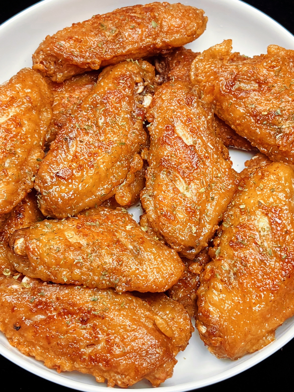 #美食# 外焦里嫩超级香的「椒盐鸡翅」,好吃到舔手指,快来试试吧～  