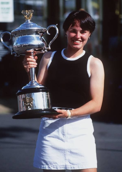 辛吉斯:16岁夺澳网单打冠军,网球史上最年轻的大满贯单打冠军