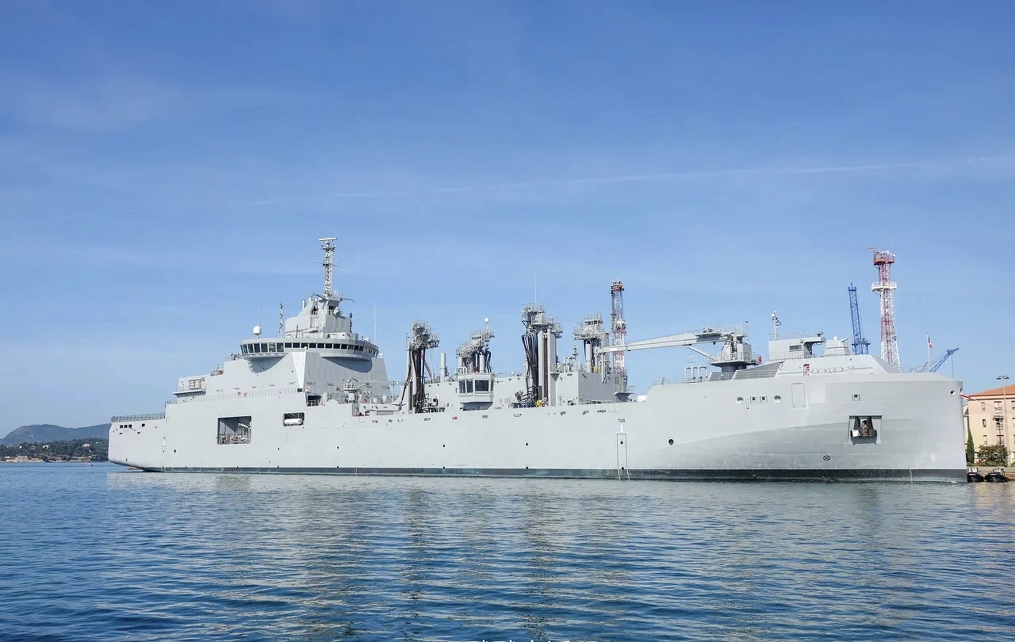 法国9193海军a725雅克61舍瓦利耶号 雅克61舍瓦利耶级补给舰