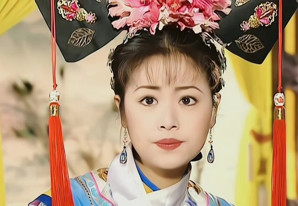 《还珠格格》:紫薇拔刀的时候为什么要把金锁许配给尔康