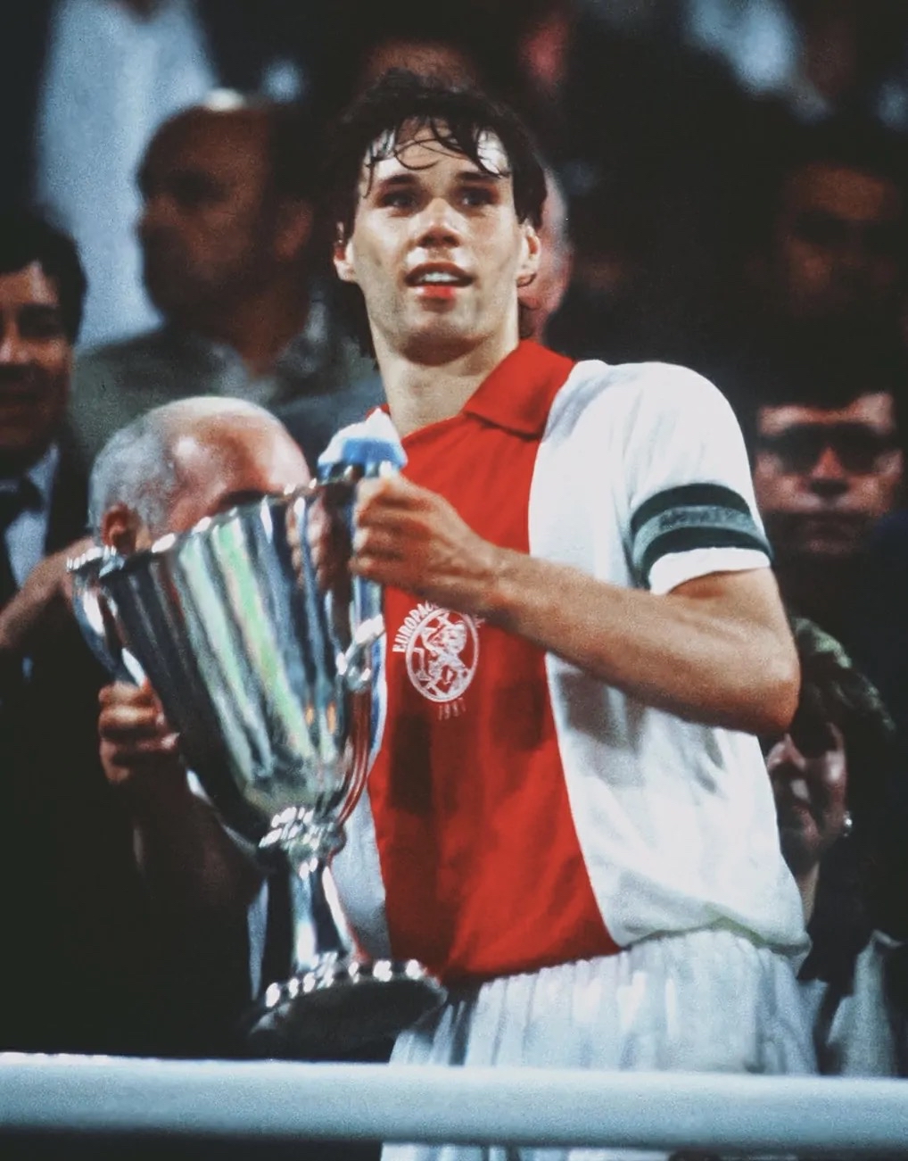 范·巴斯滕:惊才绝艳的天鹅王子 只留下天鹅绝唱般的乐章