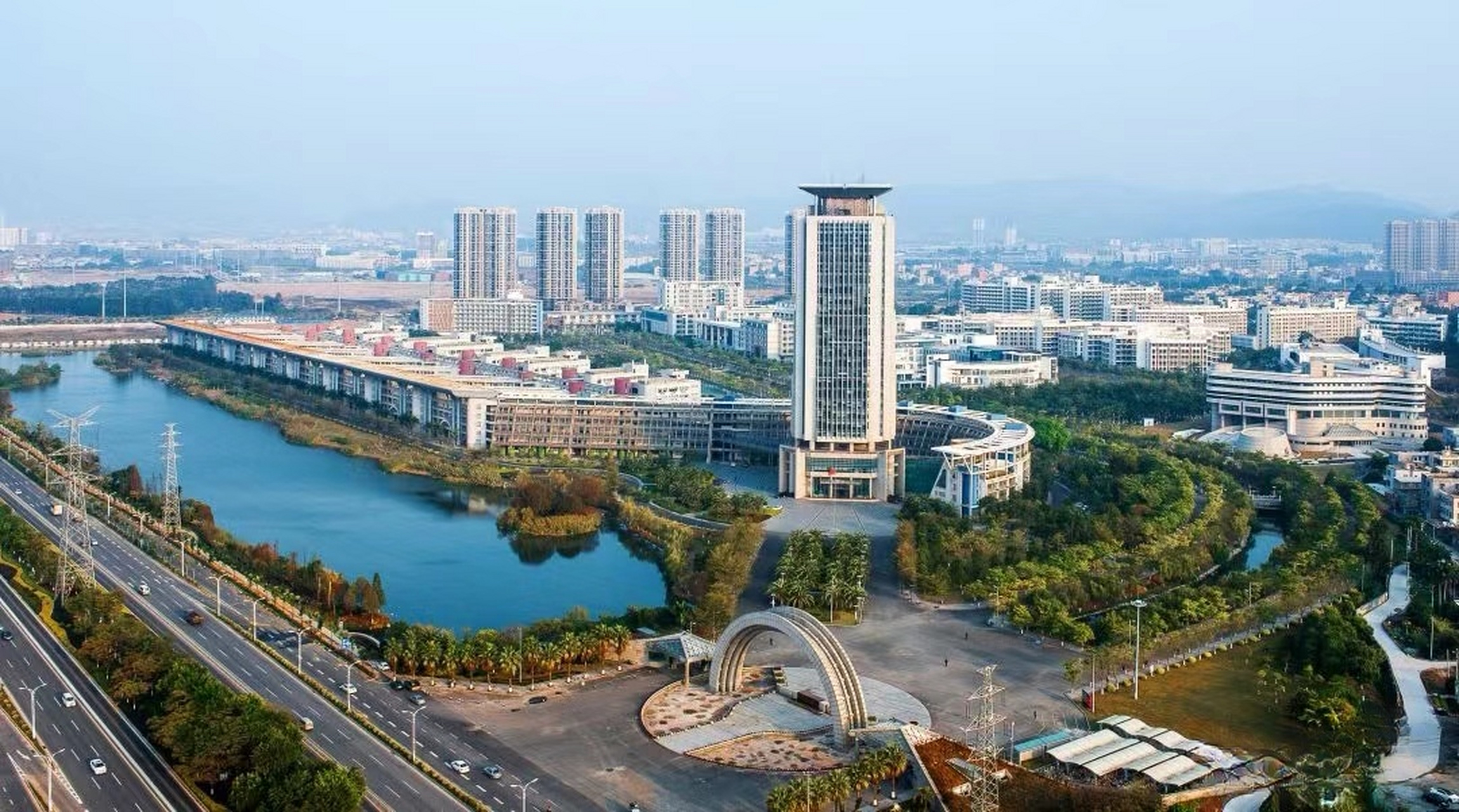 华侨大学,这么美的校园环境,这所学校也太低调了吧.  #大学# #美女