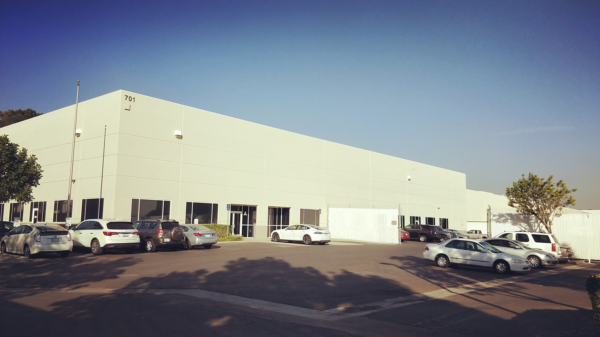 美国加州富乐顿成立第二大生产基地,工厂规模180000平方尺(约20000﹐)