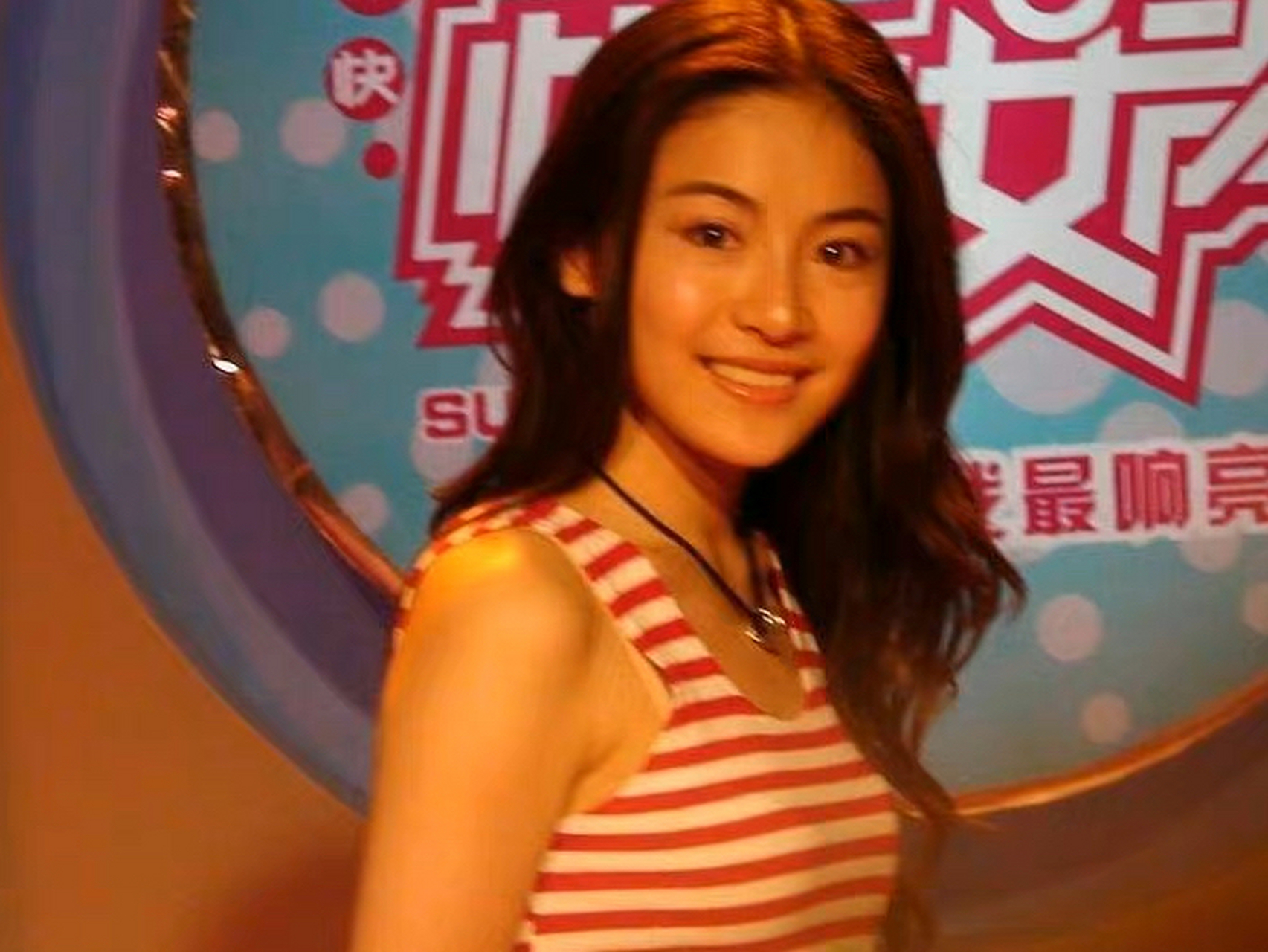 贡米,当初号称小张柏芝出道的,并且还出演了几部电视剧.