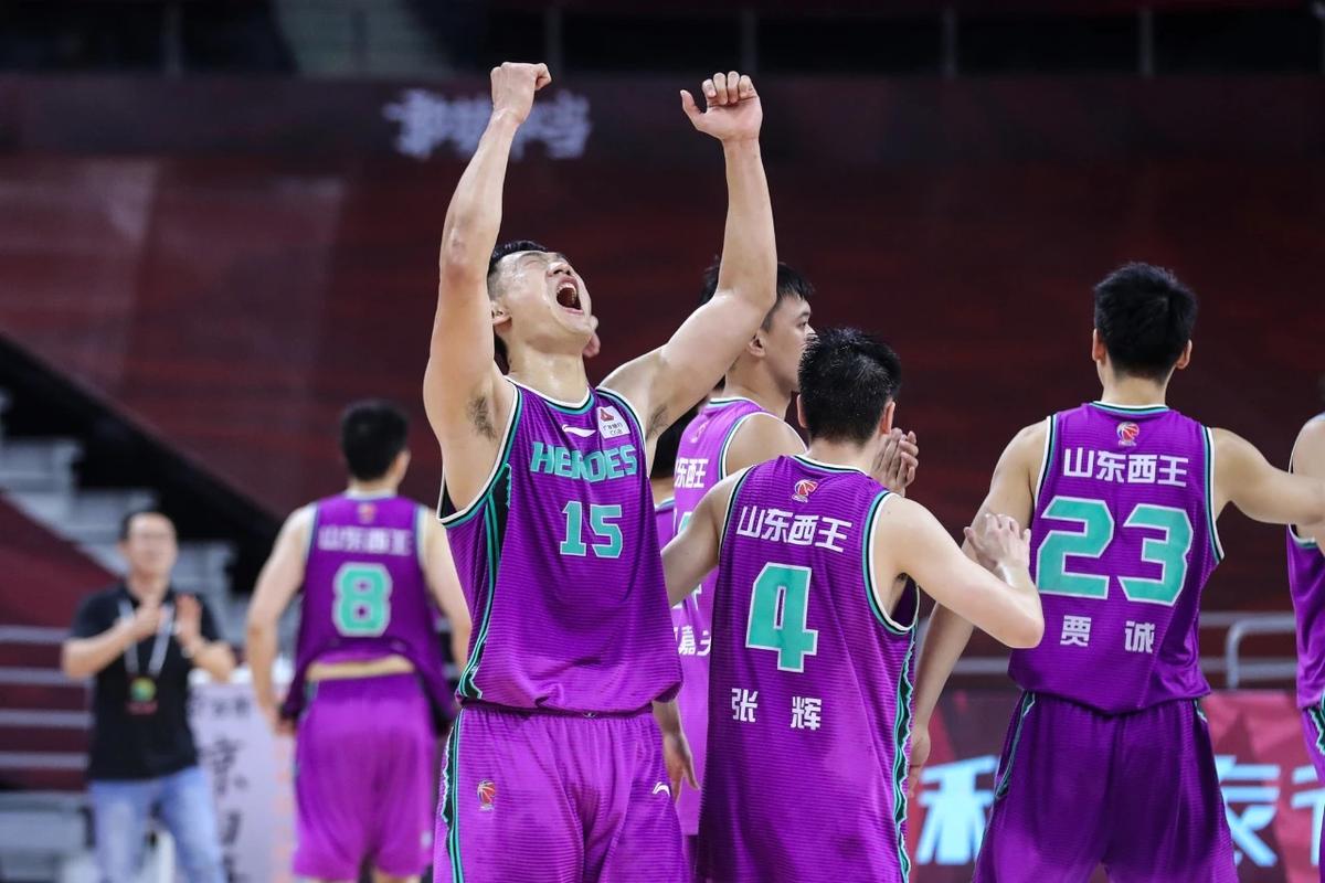 正式确定!曝山东男篮锁定顶级后卫,曾单场砍下60 ,有望打进四强