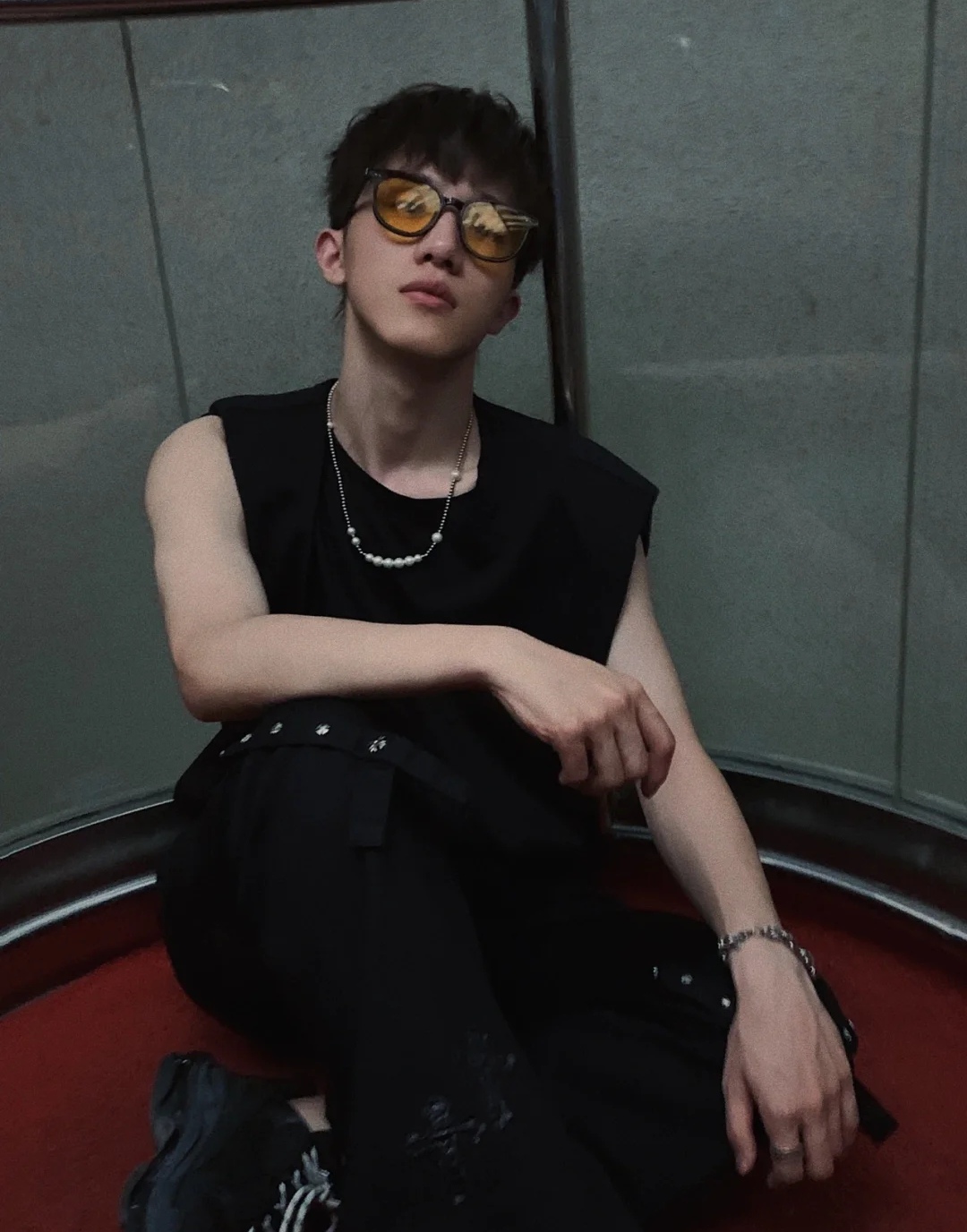 斯文阳光,酷帅十足的文艺小哥哥,自拍生活照,这气质做男模都行