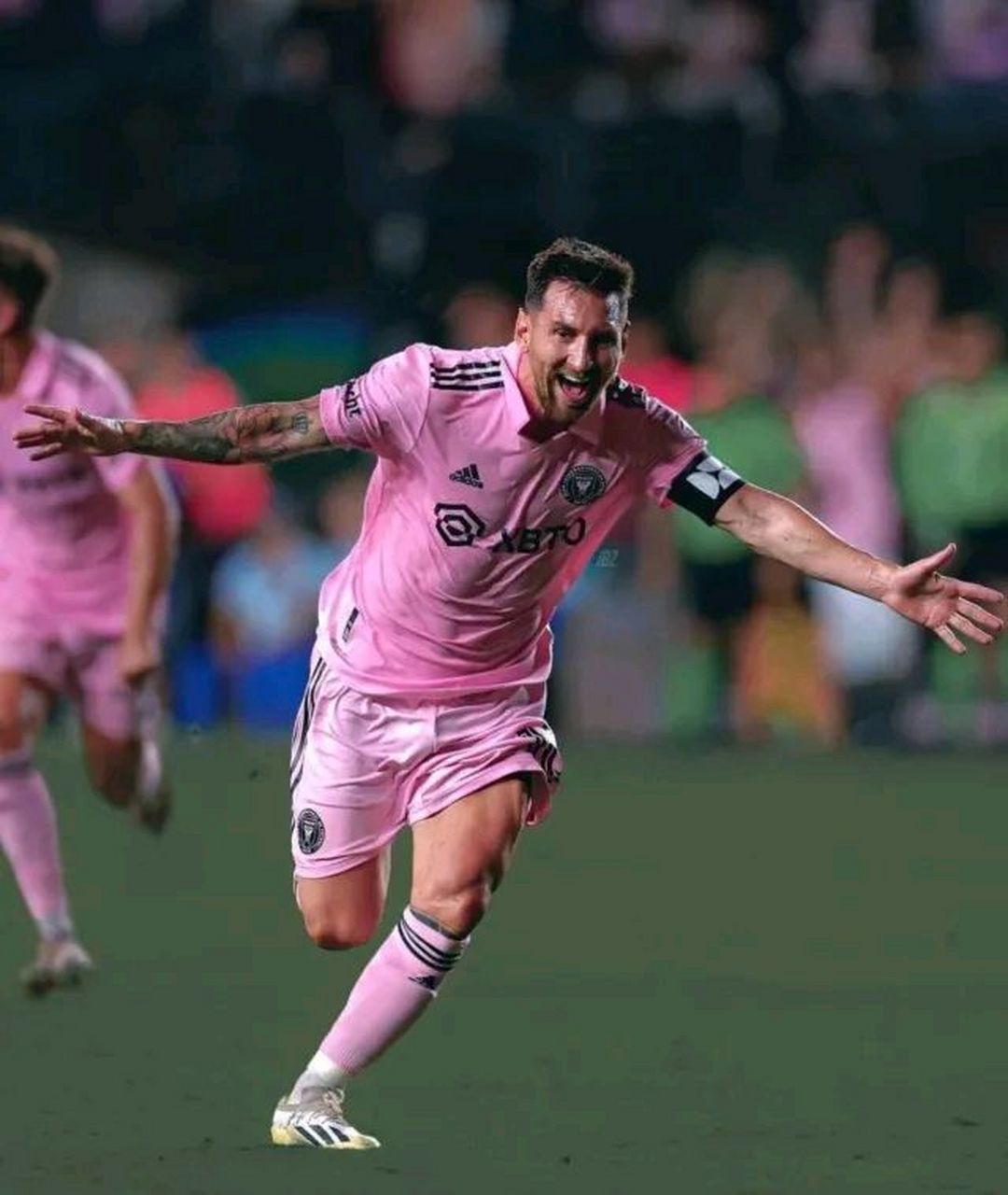 梅西胸部停球后抽射,连续3场破门! 加盟迈阿密3场4球了! 网友表示再这