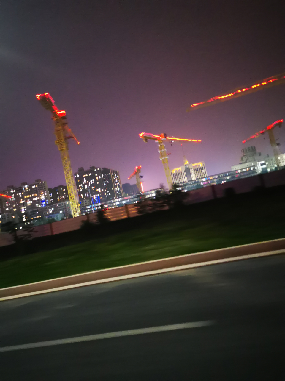 石家庄# 灯火通明的塔吊.