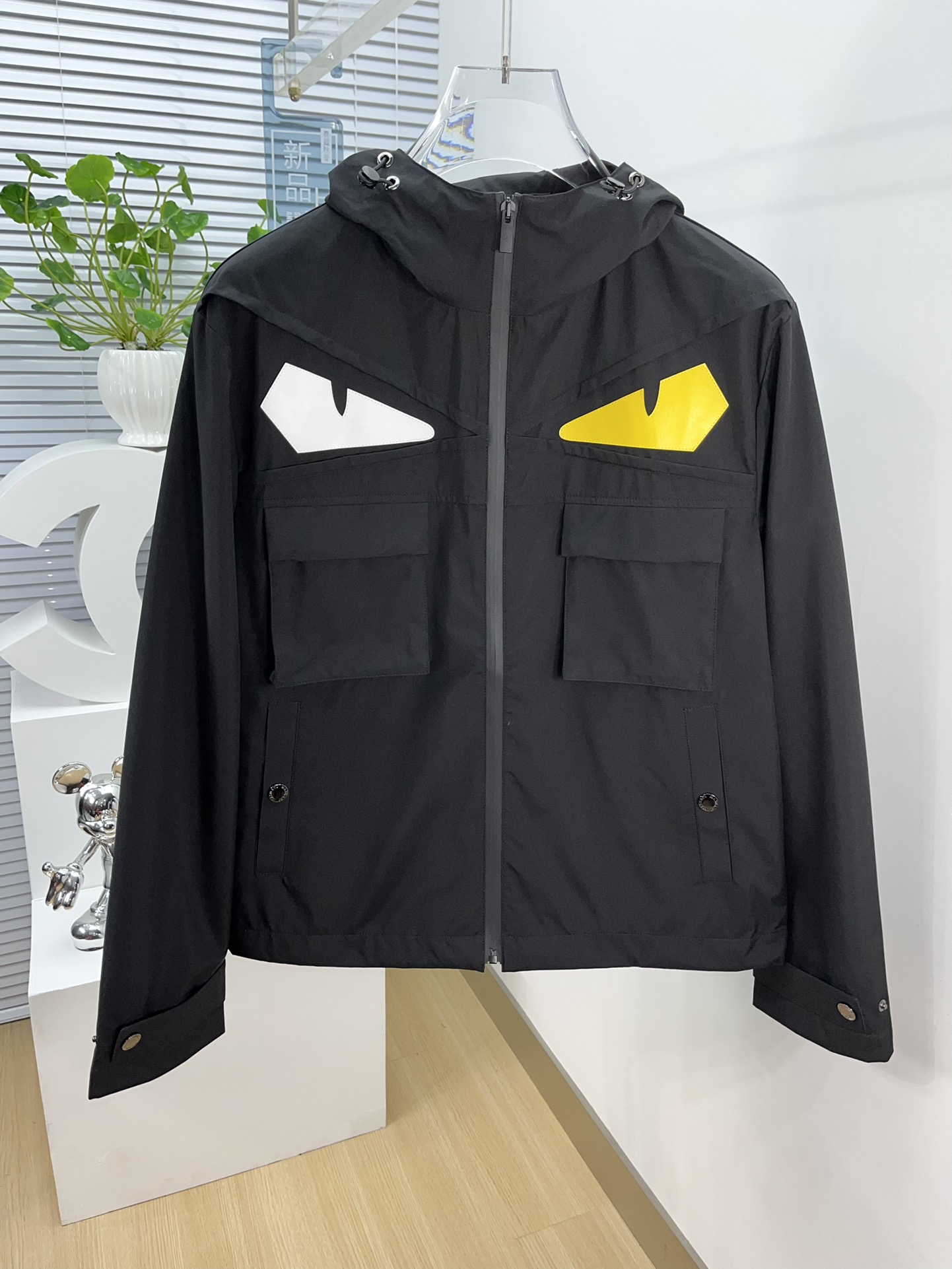 23年春夏季芬迪夹克外套,时尚简约百搭款,男士必不可少的一款