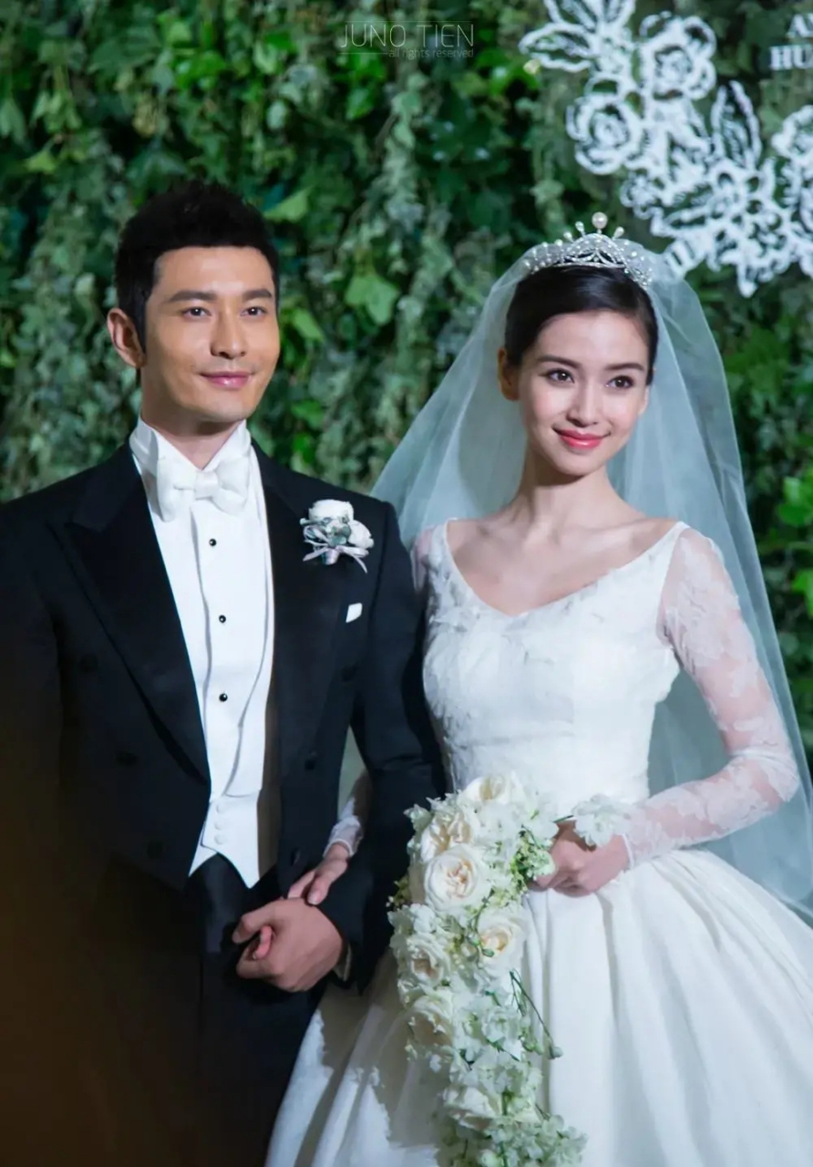 黄晓明在离婚一年多后坦言,他曾经面临与angelababy的婚姻问题.