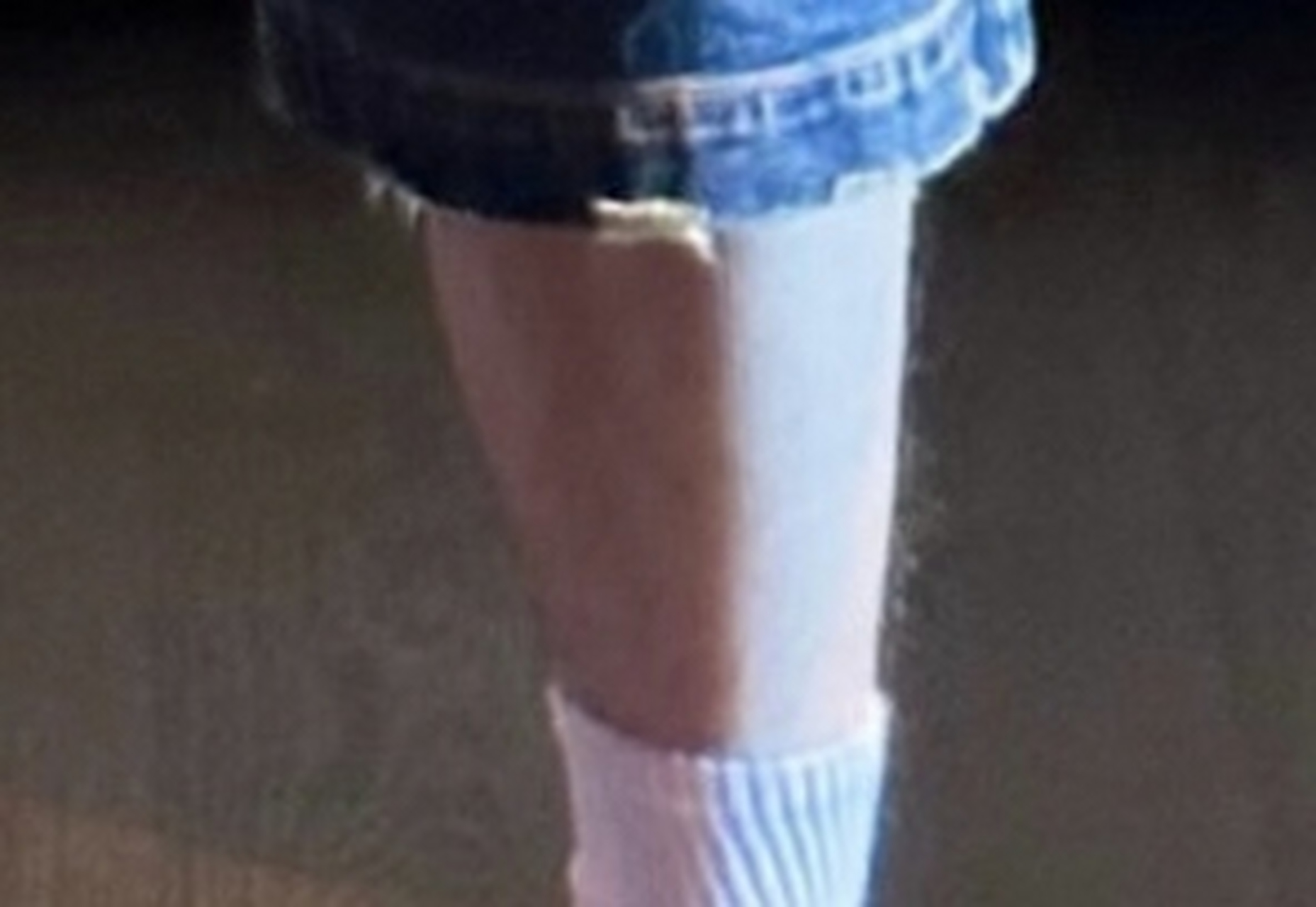 白敬亭你们礼貌吗?六一看我腿毛.#助我上热门