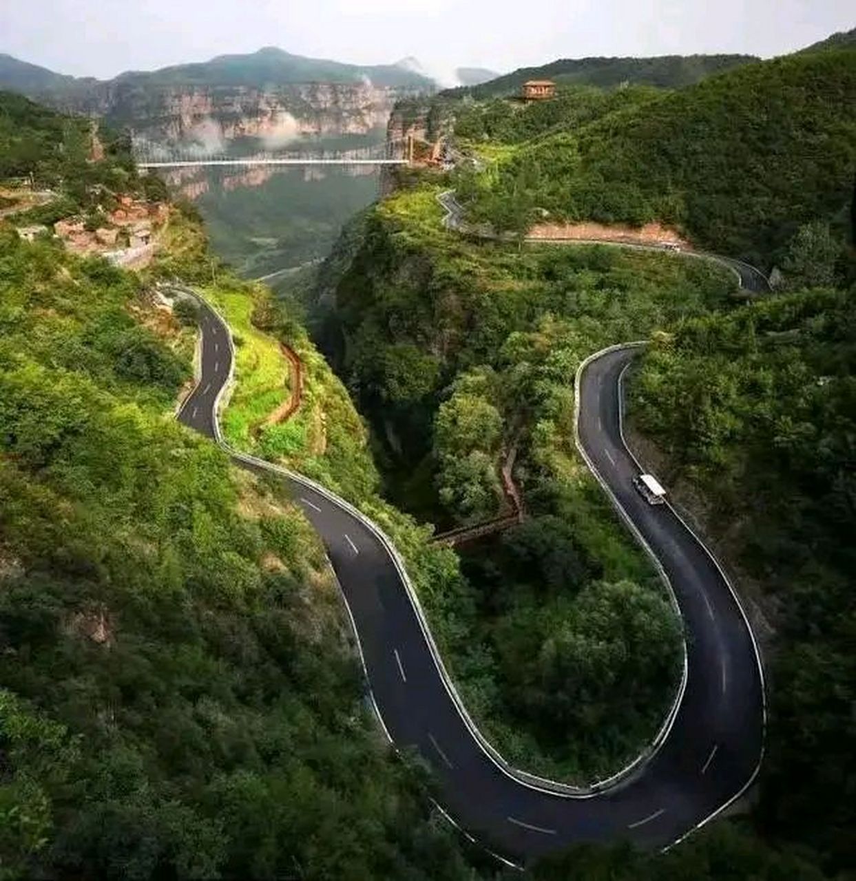 宝藏创作者计划# 太行天路位于林州太行大峡谷太行山之巅,北起桃花 