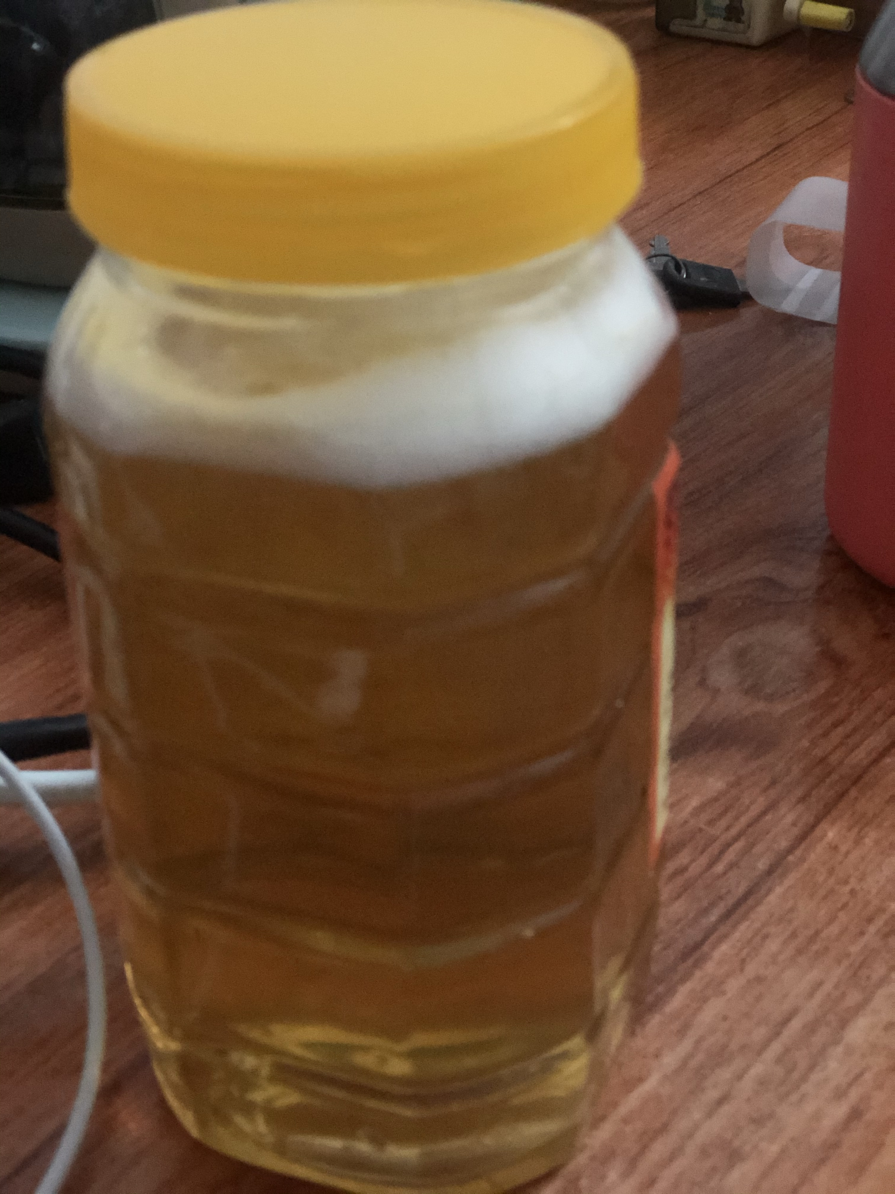 蜂蜜泛白沫了还能吃吗(蜂蜜出白色泡沫是怎么回事) 蜂蜜泛白沫了还能吃吗(蜂蜜出白色泡沫是怎么回事)