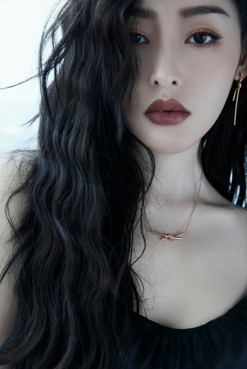 张天爱脸好小,侧颜好绝 #心随星动