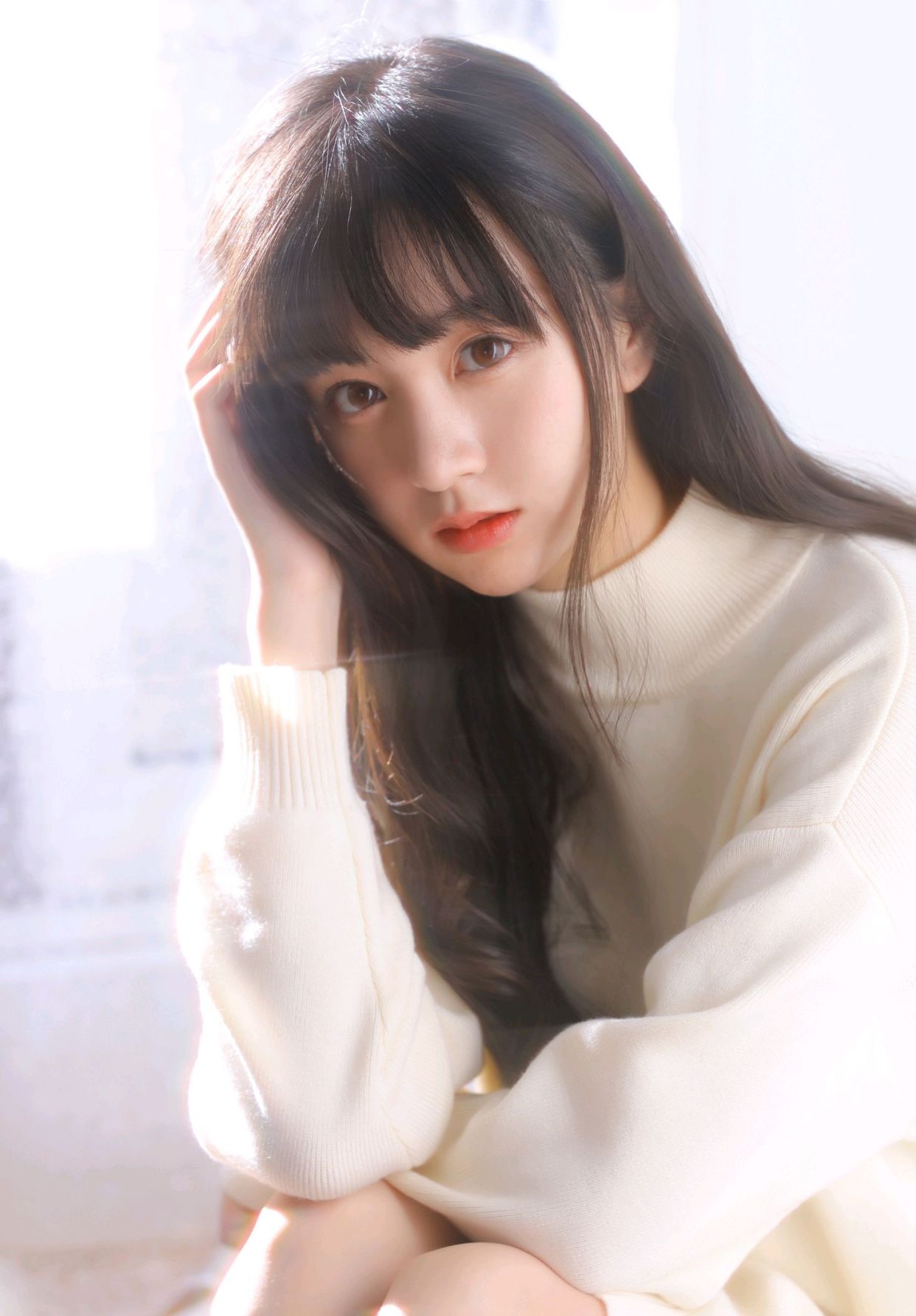 长发气质少女,回眸一笑