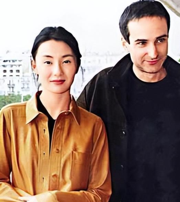 张曼玉现状,独居贫民区,曾有数十个男友,网友:恋爱脑的下场