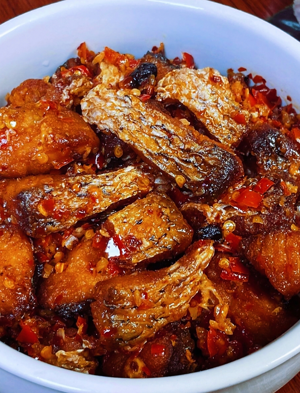 美食# 超开胃「香辣酒糟鱼」,配米饭真是太好吃啦～  所需食材: 草鱼