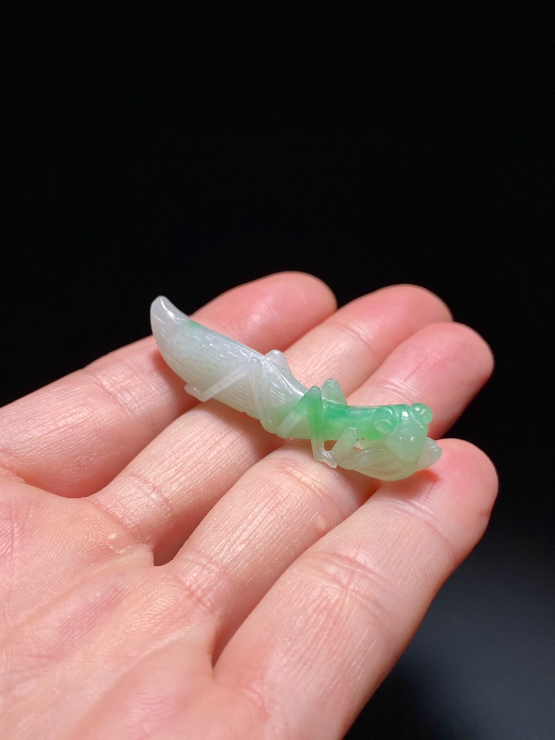 清 老坑冰糯种翡翠 飘绿 螳螂 把件 挂件