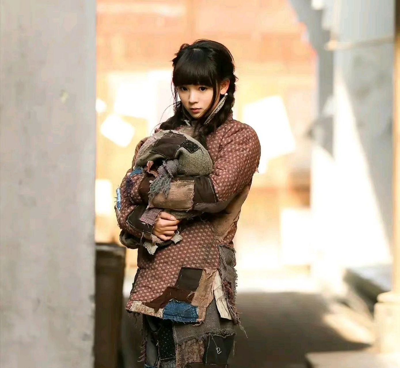 陈瑶的岳绮罗,乞丐装挺可爱