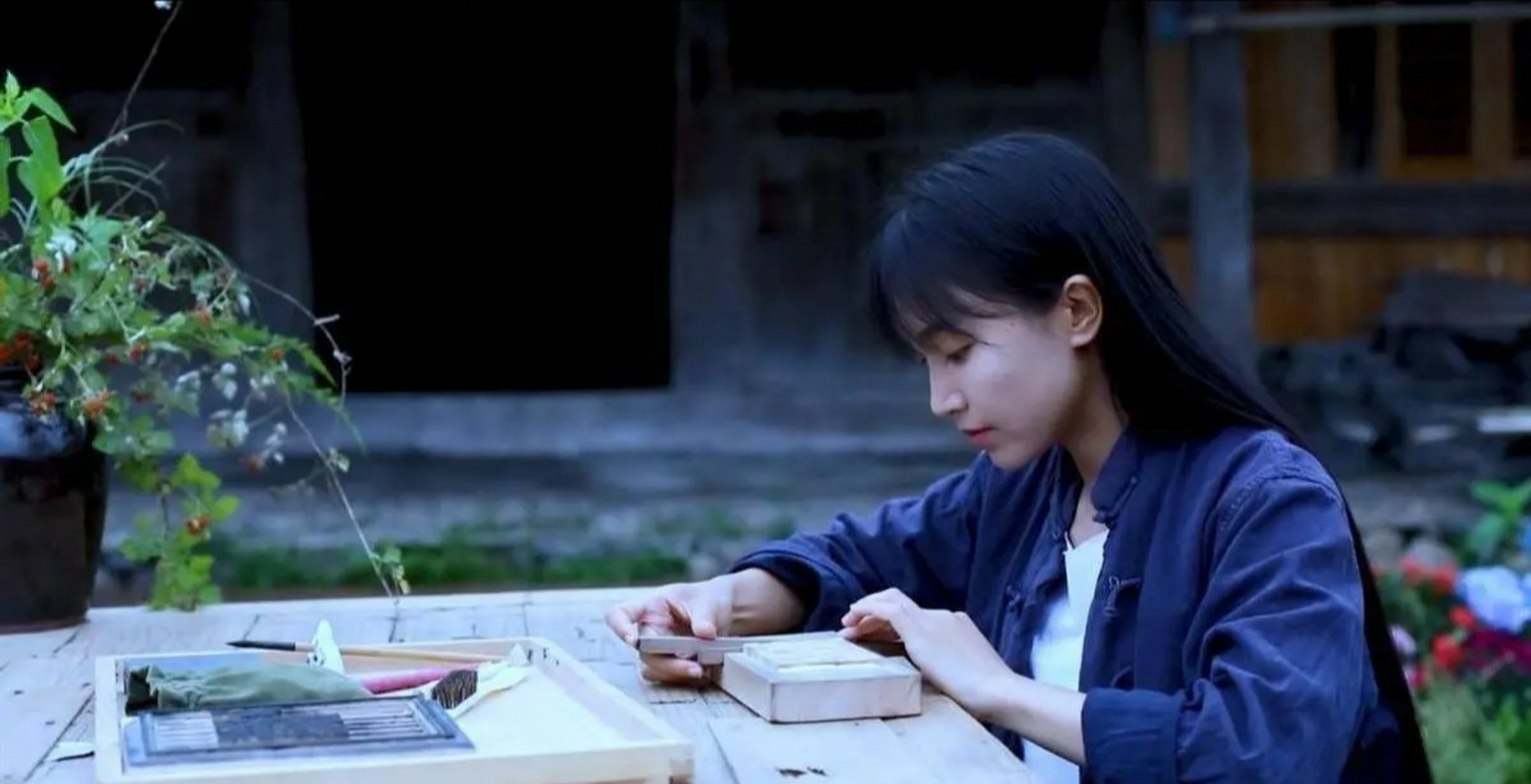 终于明白李子柒为什么突然出现,又突然消失了,无影无踪.