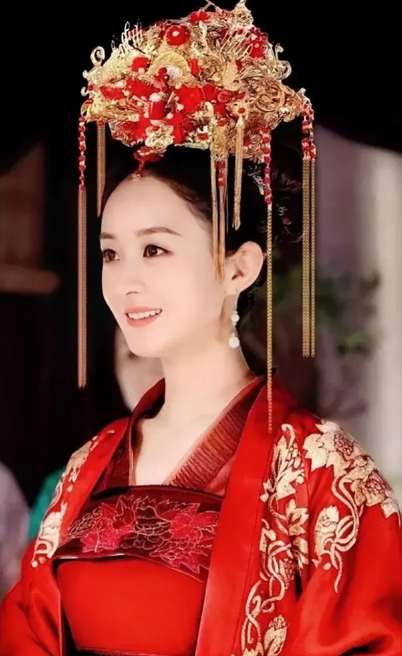 再来一组赵丽颖的古装剧照凤冠霞帔真是太美了!