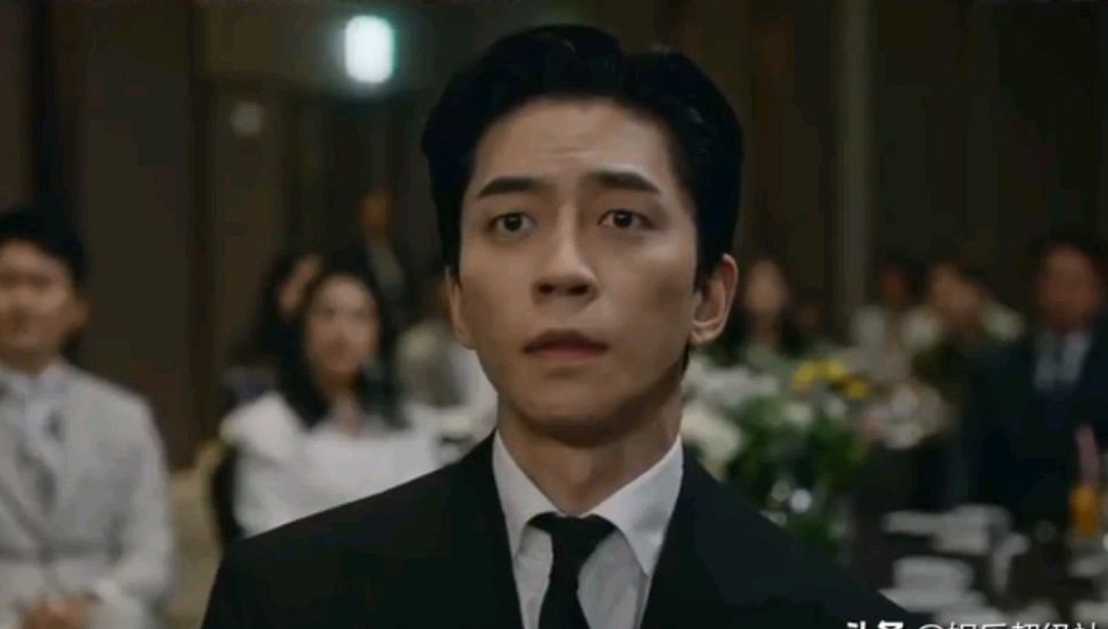 最近正在追的韩剧《空洞》,又名《化时为机》