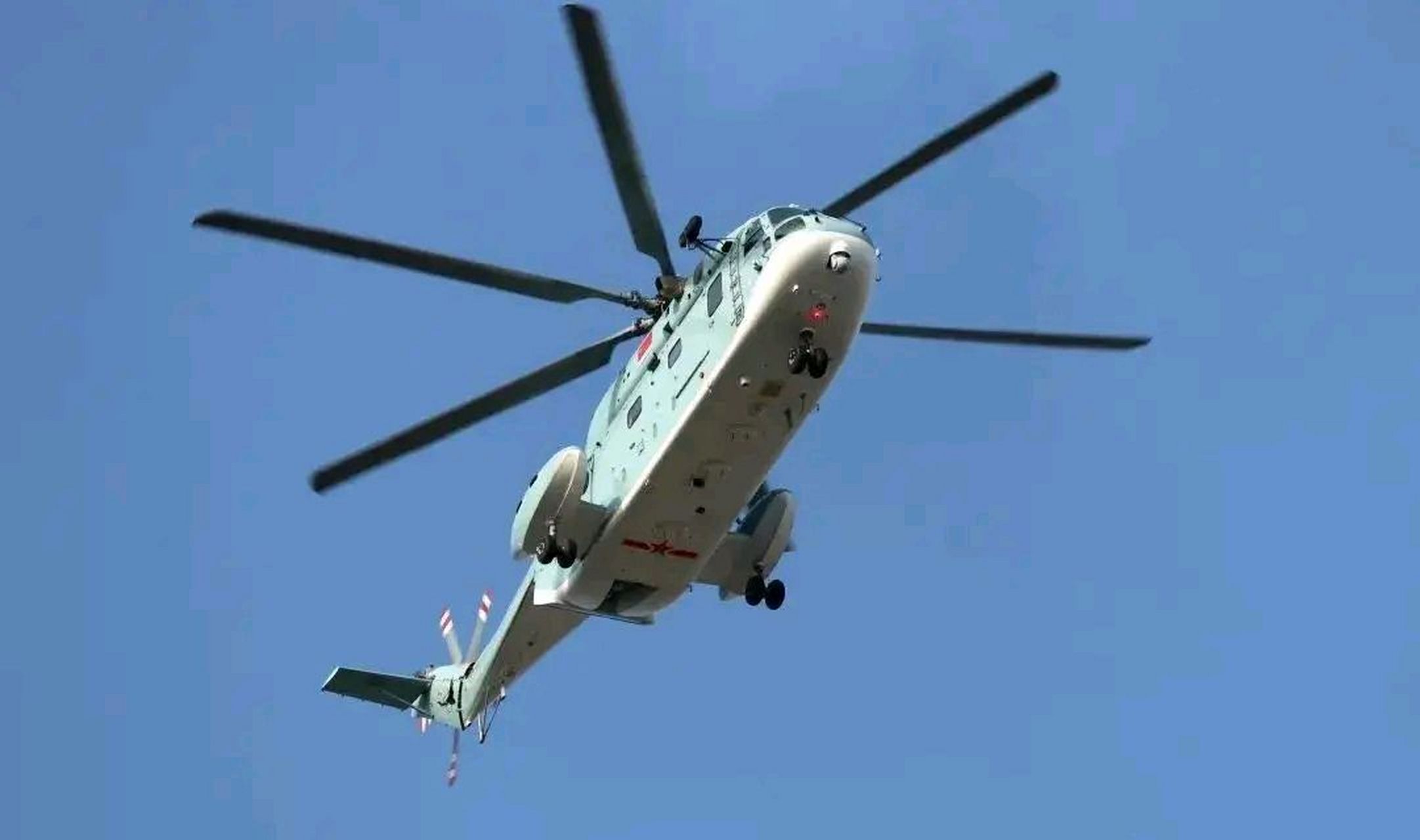 直-18y预警直升飞机助力航母实力提升  随着中国海军的不断现代化和
