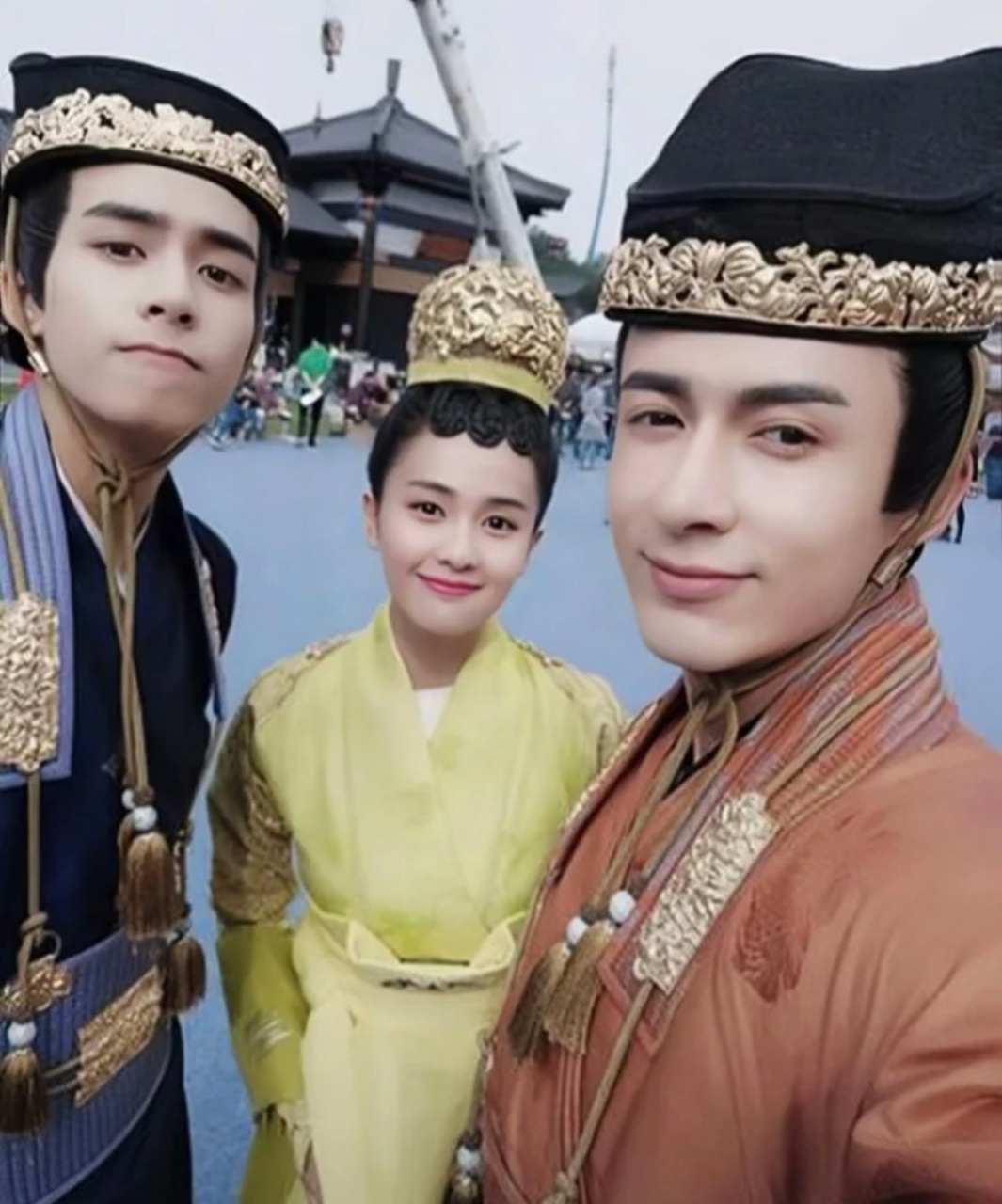 白鹿宋威龙两个人以前的合照,虽然很青涩,但是好美好好看[嘻嘻][嘻嘻]