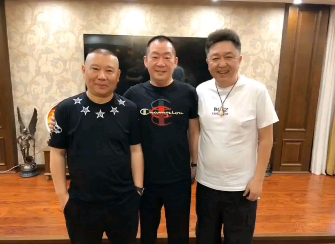 师胜杰徒弟刘彤举办座谈会,与德云社孔云龙交流,后者却不在状态