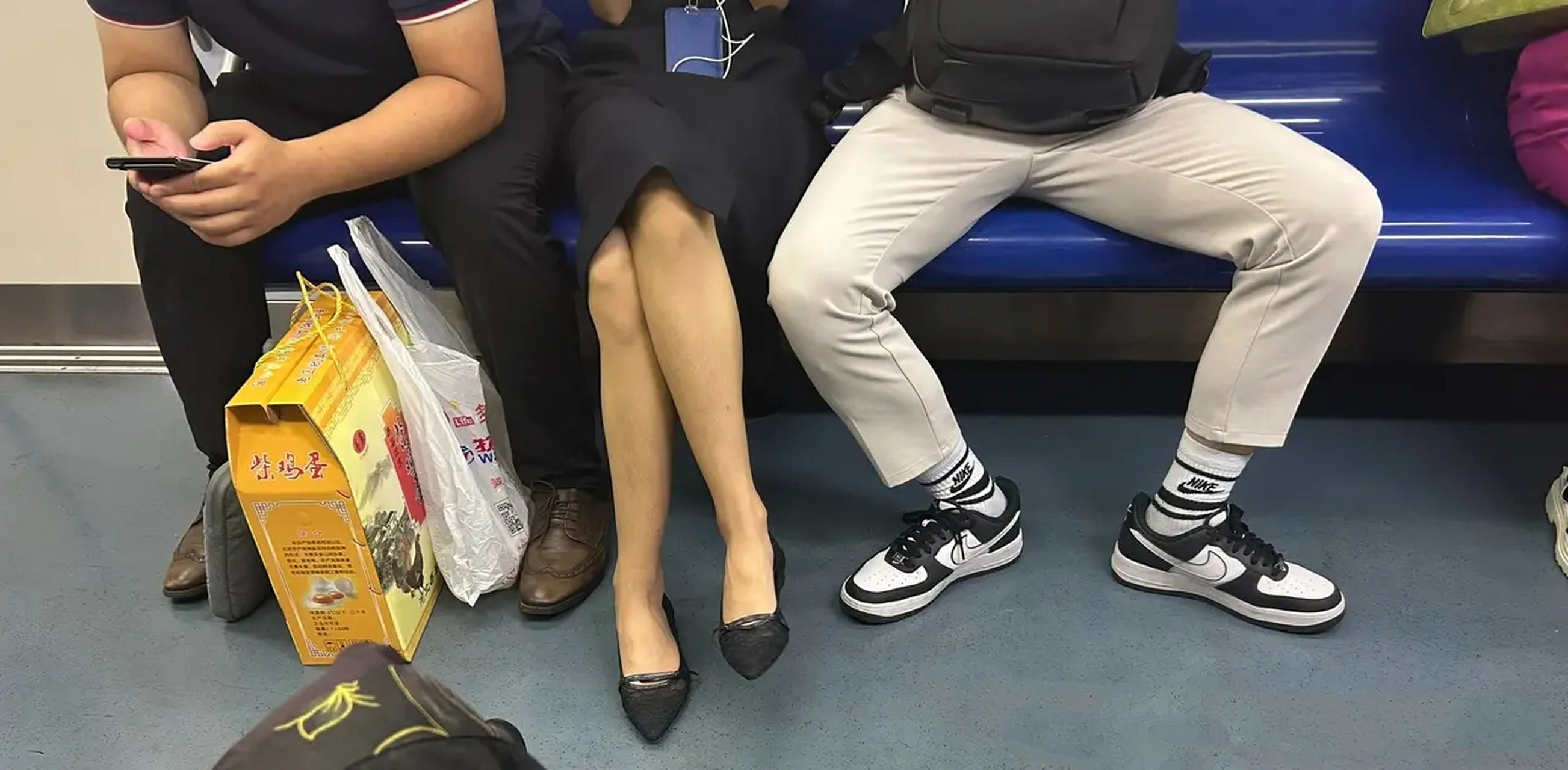 生活# #地铁# #我要上热门