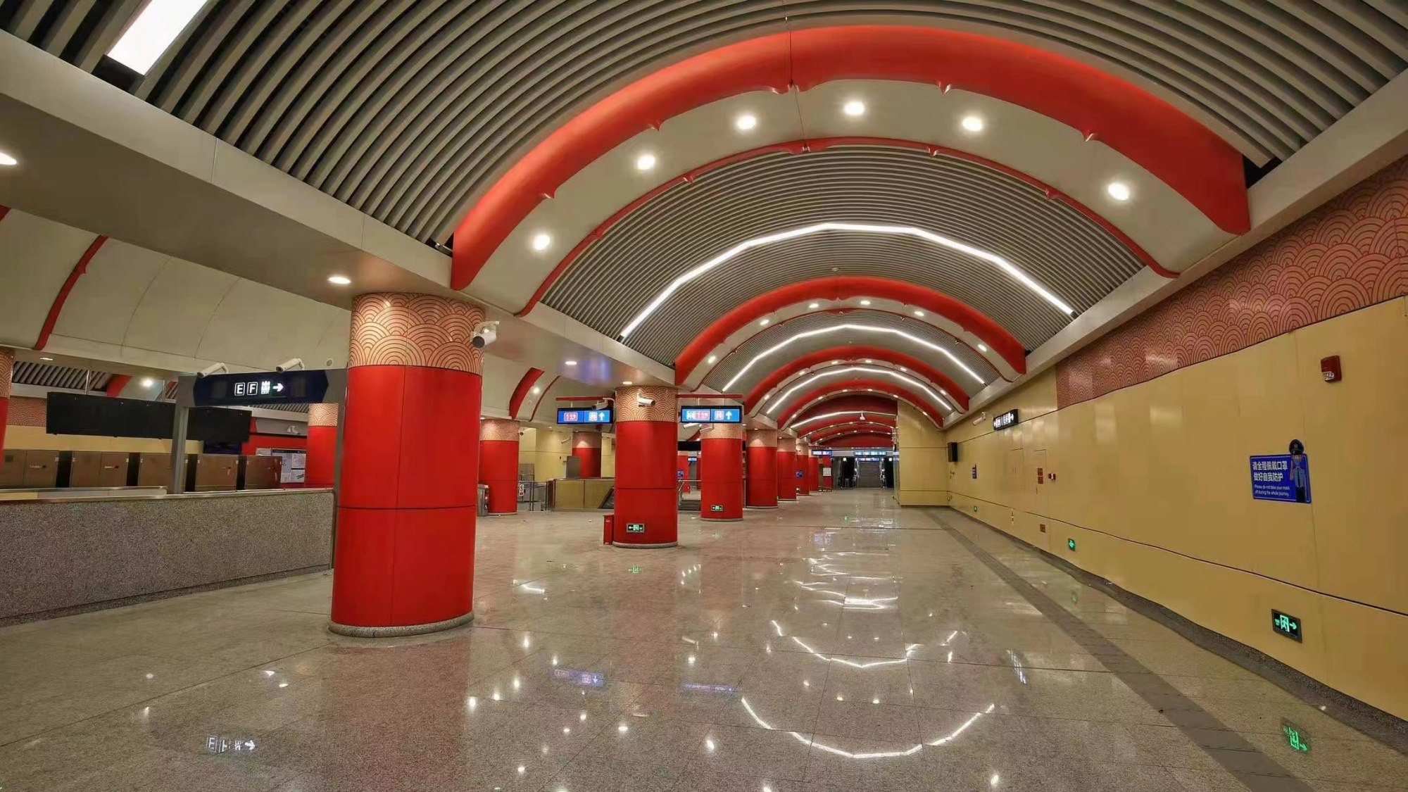 北京地铁八号线很有胡同味儿