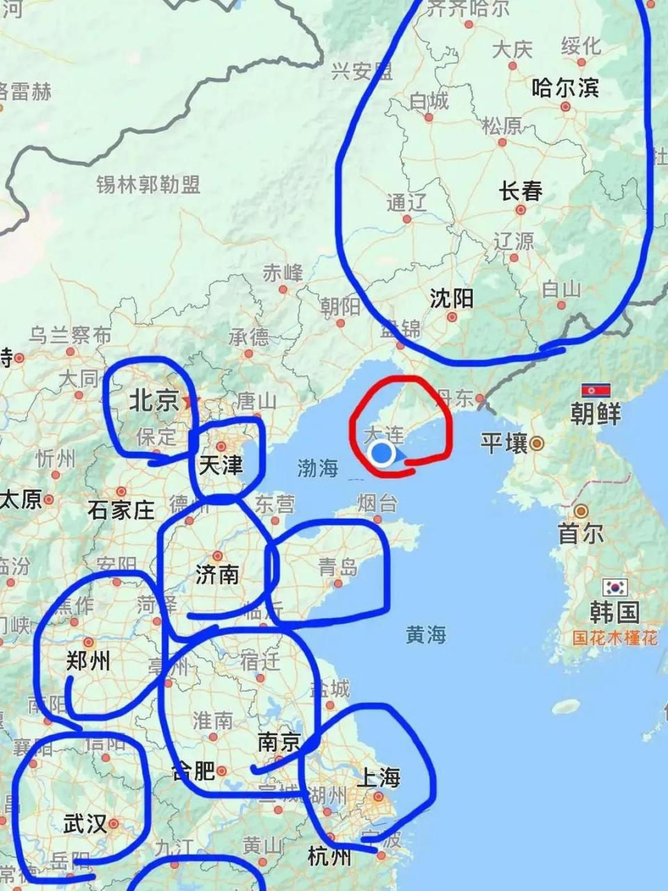 大连的位置真的好尴尬,孤悬在大海中央,只有北部有陆地相连,你说它是