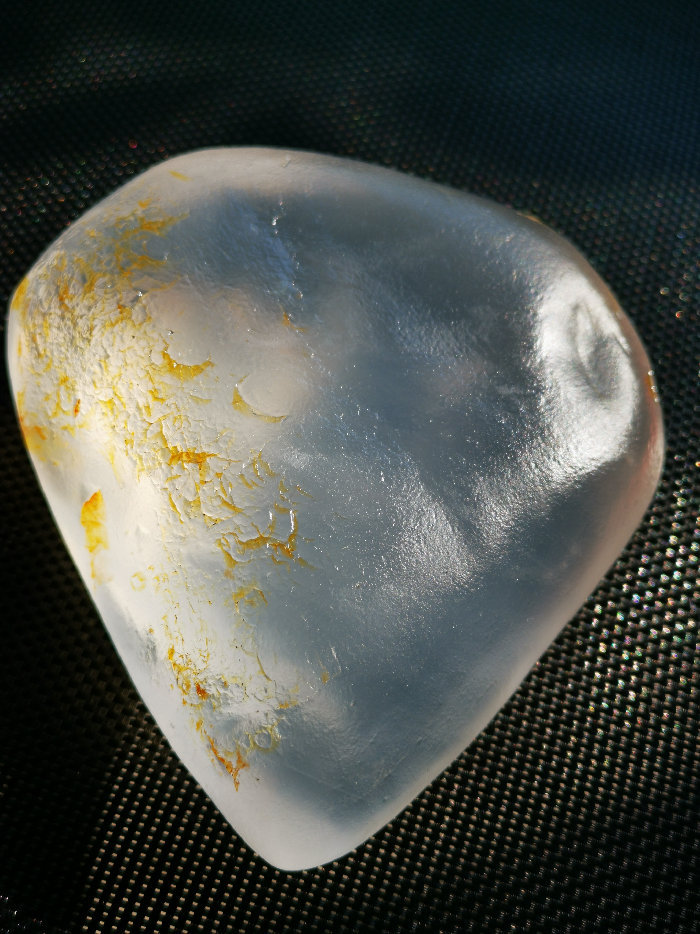 宝石光属于金丝玉吗