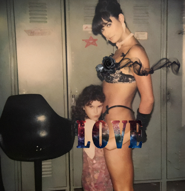 黛米摩尔58岁生日,女儿晒脱衣舞娘照片,曾为爱情母女反目成仇!