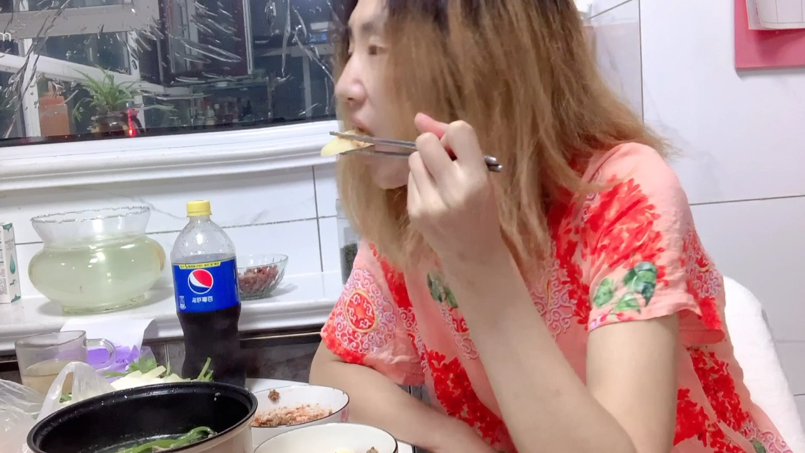 半夜吃茼蒿火锅,水煮菜不怕胖