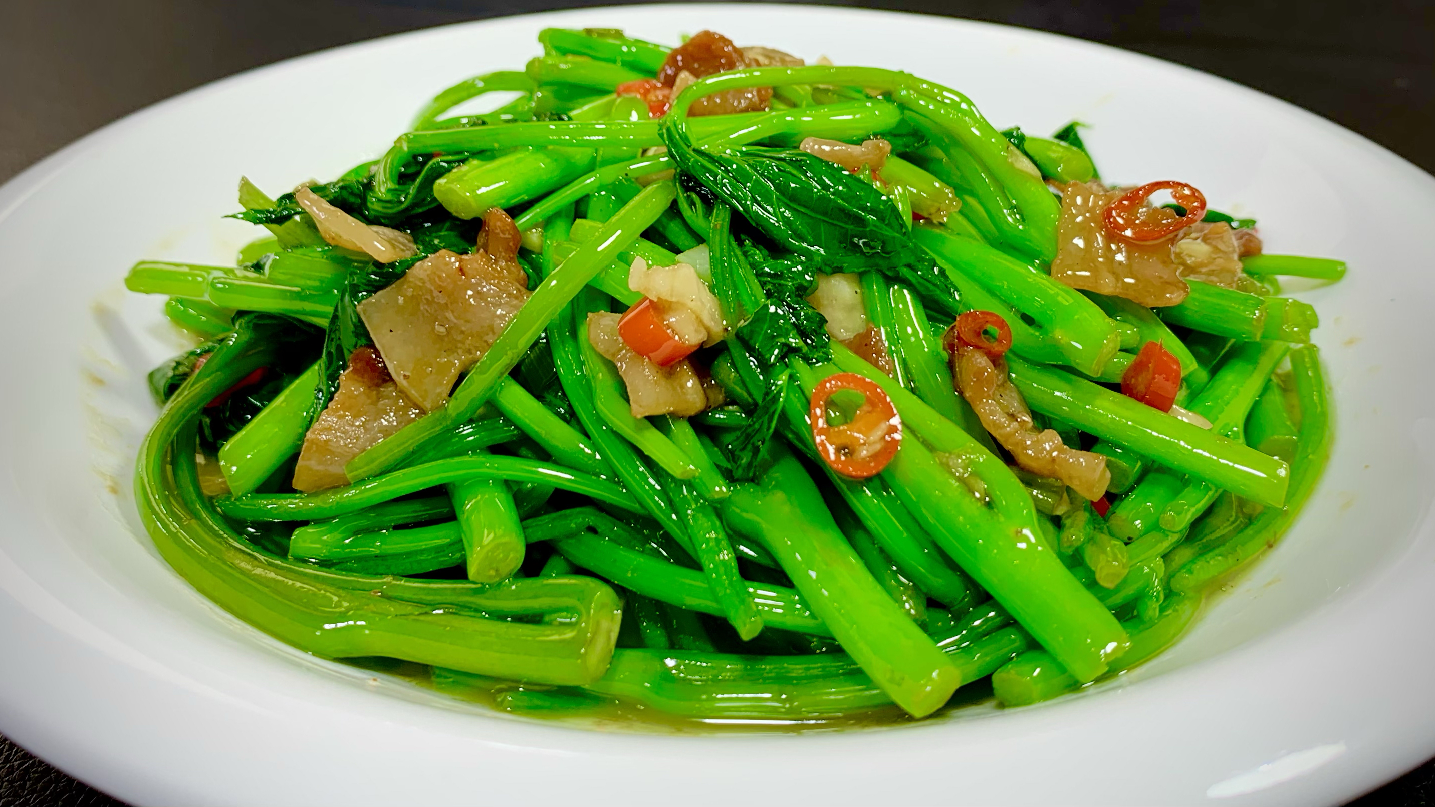 这才是红薯叶正确的做法，教你小技巧，炒岀来不发黄不发黑超美味