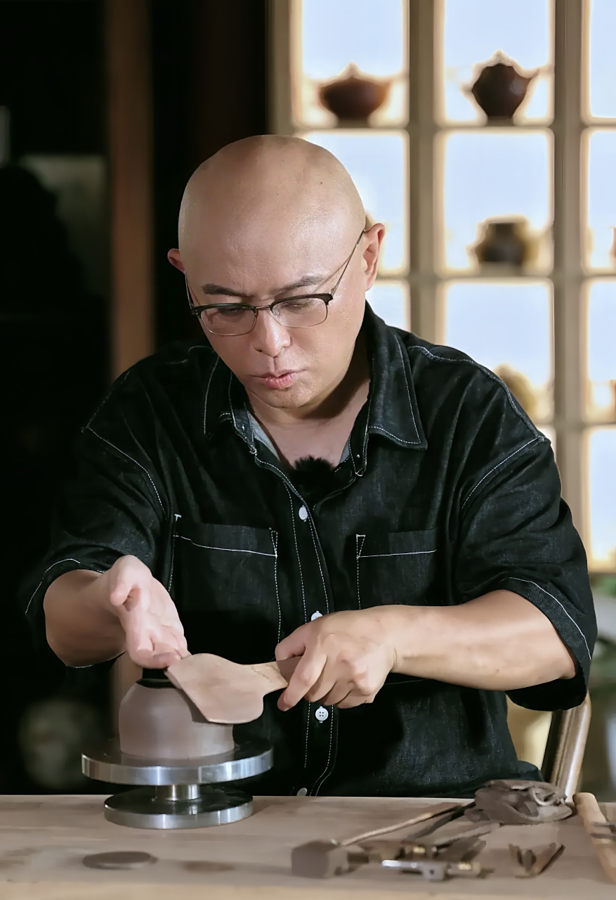 备受瞩目的孟非近日再度亮相!