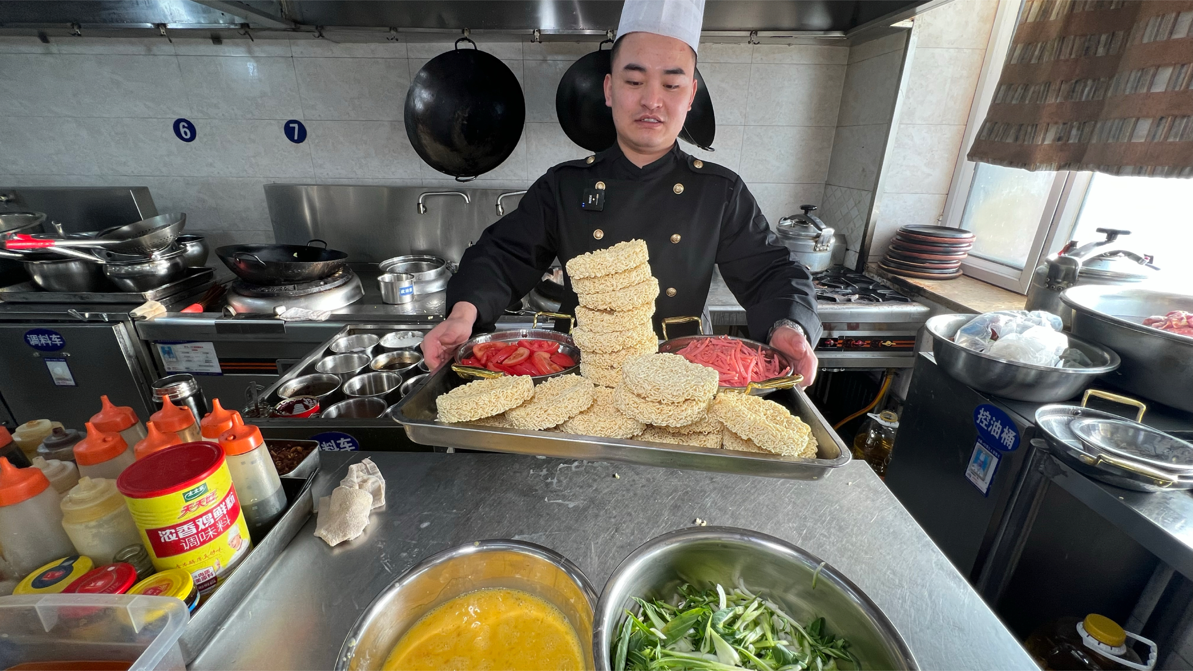 值班员工餐不够吃,一群人竟然要去我家?赶紧给同事们做一顿吧!