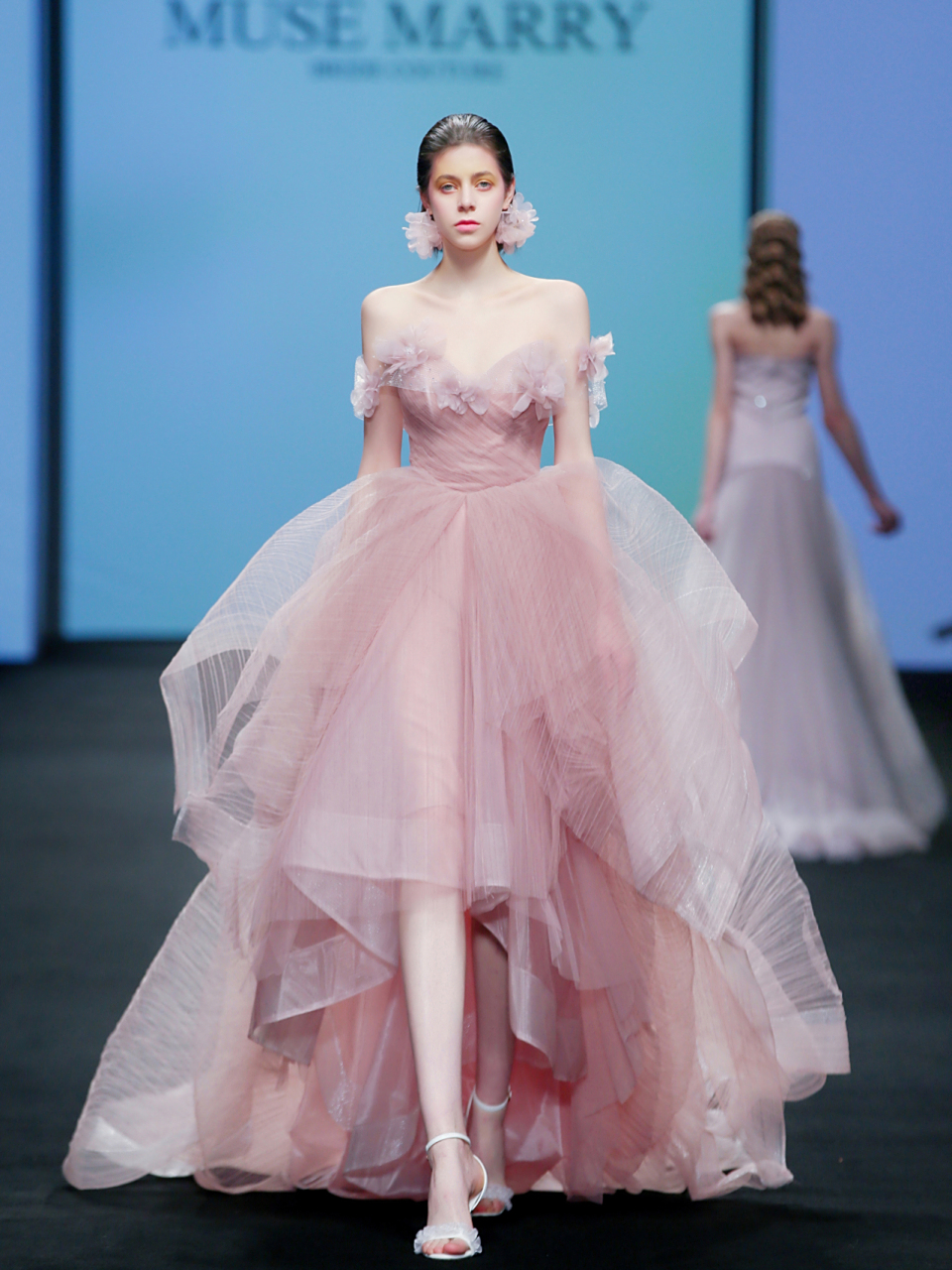 我的时尚日记# #巴黎高定时装周# muse marry2021a/w秋冬系列在全球