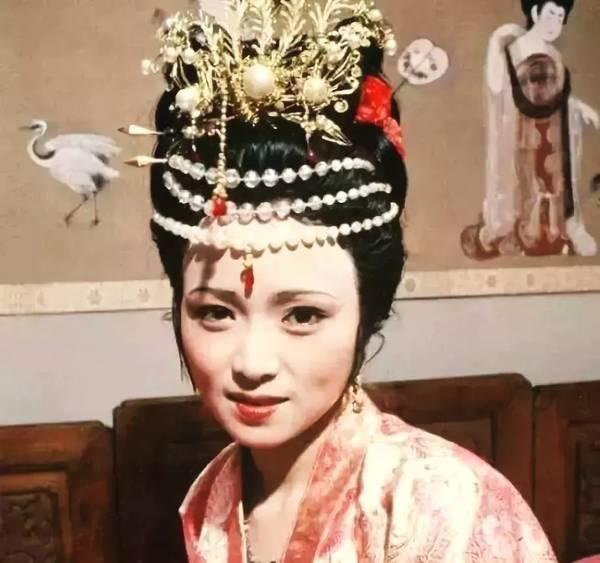 《红楼梦》第七回,焦大说的"扒灰"是什么意思?
