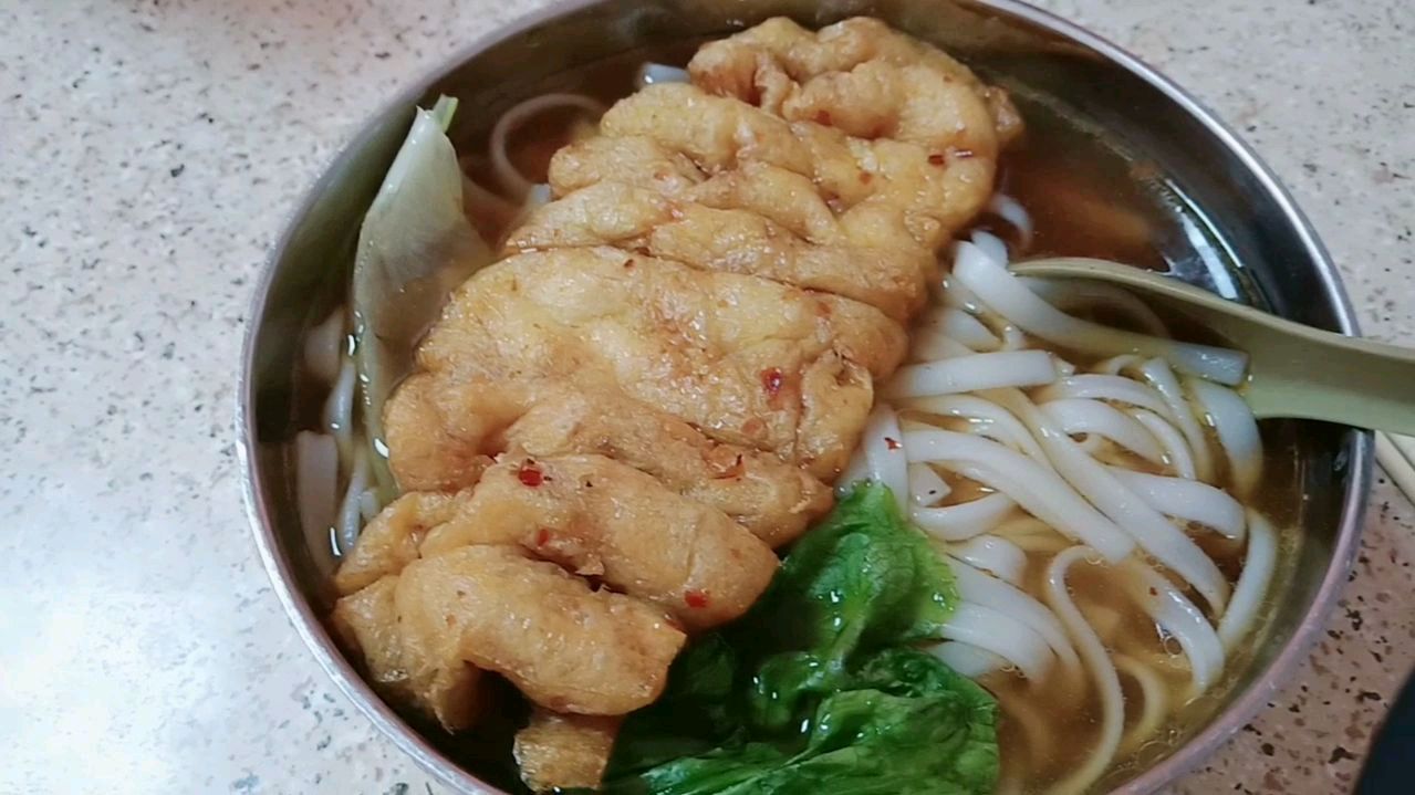 广东中山市,沙县小吃汤河粉6元5一份,好吃便宜又划算