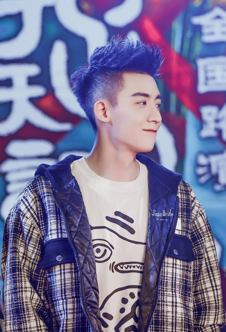 谷嘉诚,作为肖战在x玖少年团的队友,不仅仅因为花边绯闻和无脑言论而