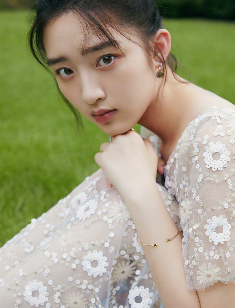 邓恩熙,2005年4月18日出生于重庆市,中国内地女演员.