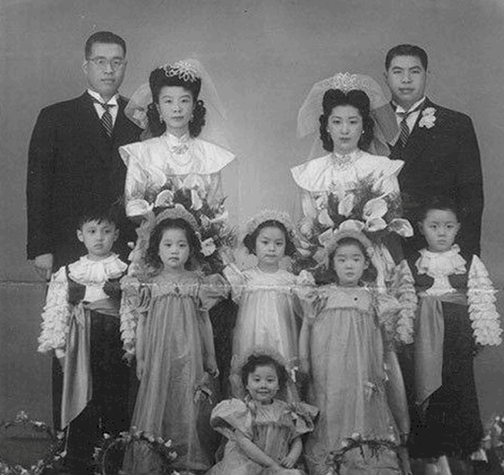 杜月笙的两个儿子留下结婚照片,本应喜气洋洋,为何他们面色凝重